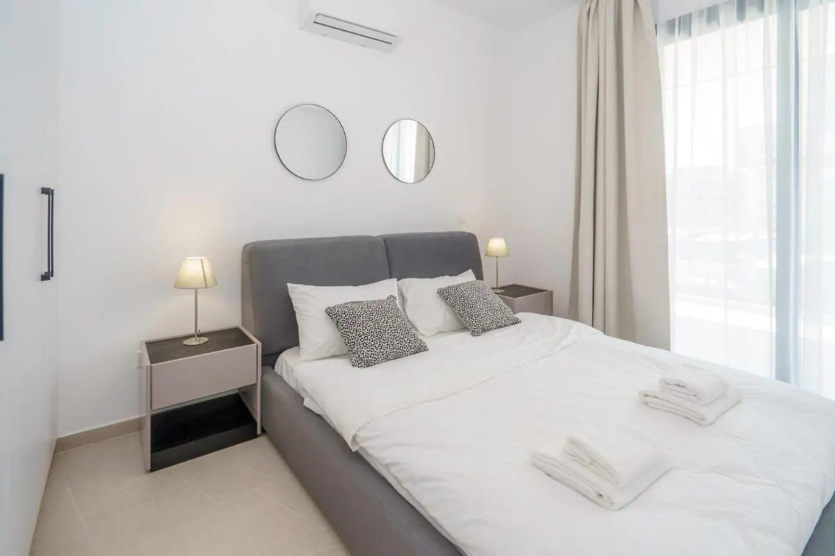 Apartment Kalamon Luxury Suite 105 With Pool Livadhia