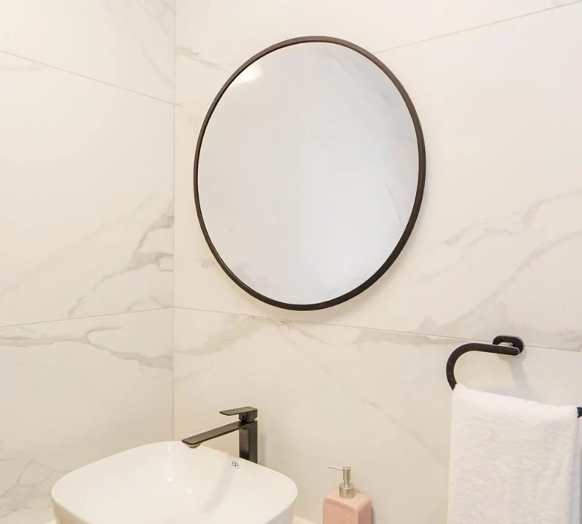 Apartment Kalamon Luxury Suite 105 With Pool Livadhia